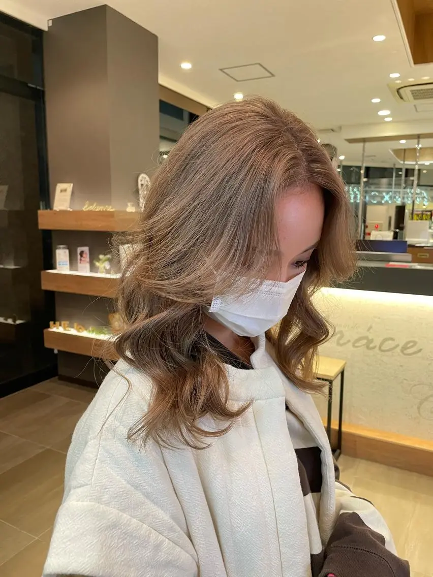 カラー ブリーチ ヘアカラー トリートメント 透明感/ベージュ/ 艶髪/ボブ🫧門脇由のヘアスタイル