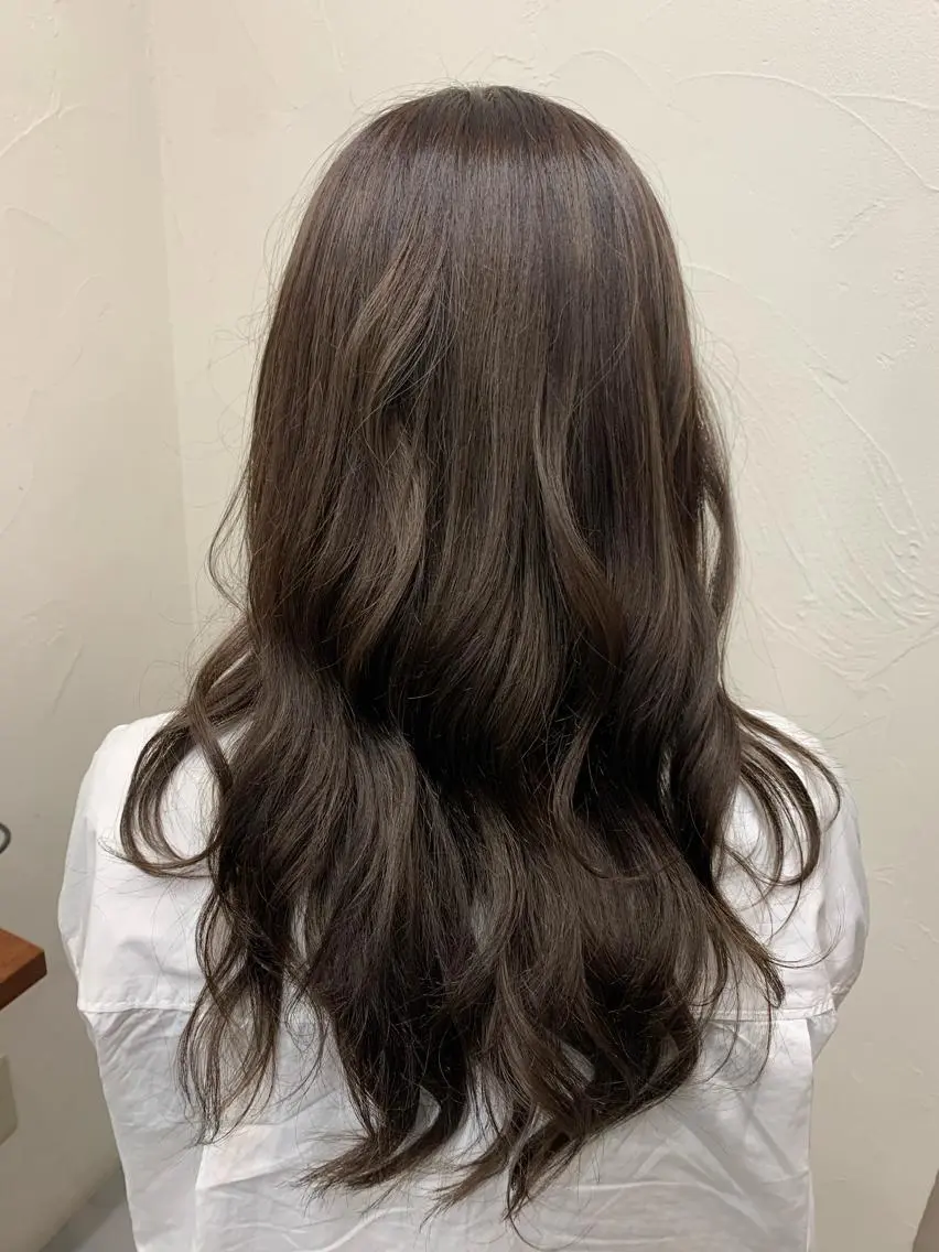 ロング 三好 羽美のヘアスタイル