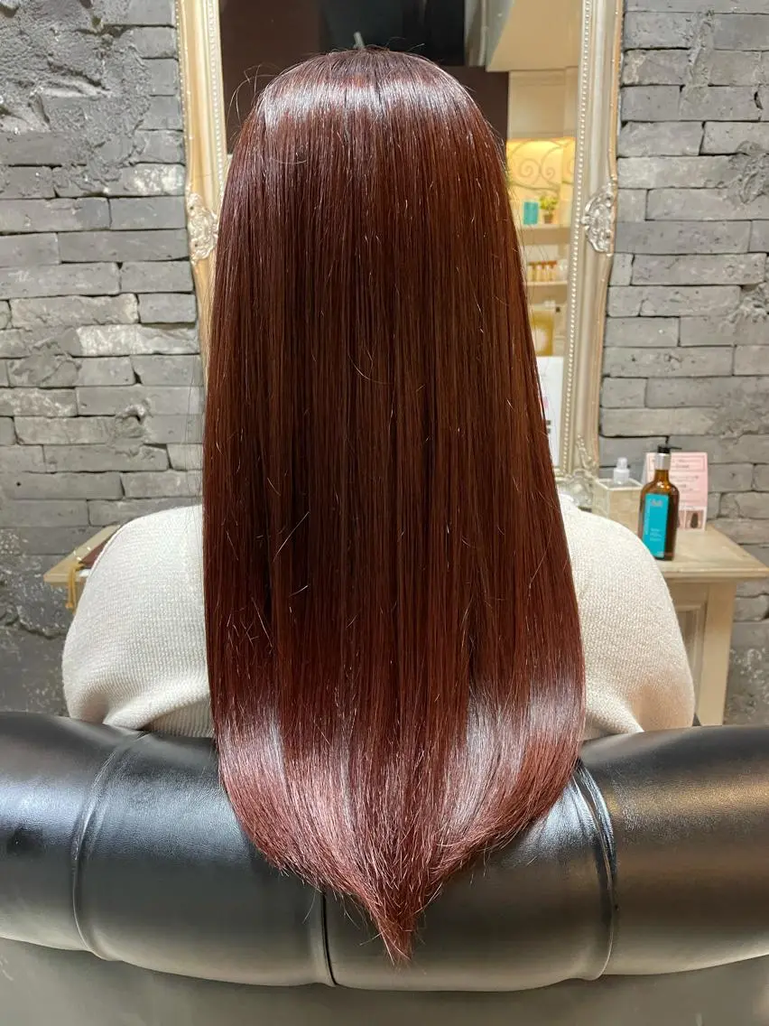 ロング 山岸 朱里のヘアスタイル