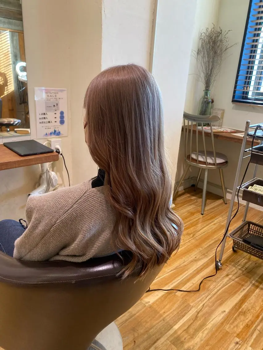 ロング カラー ヘアカラー トリートメント 三戸 修平のヘアスタイル