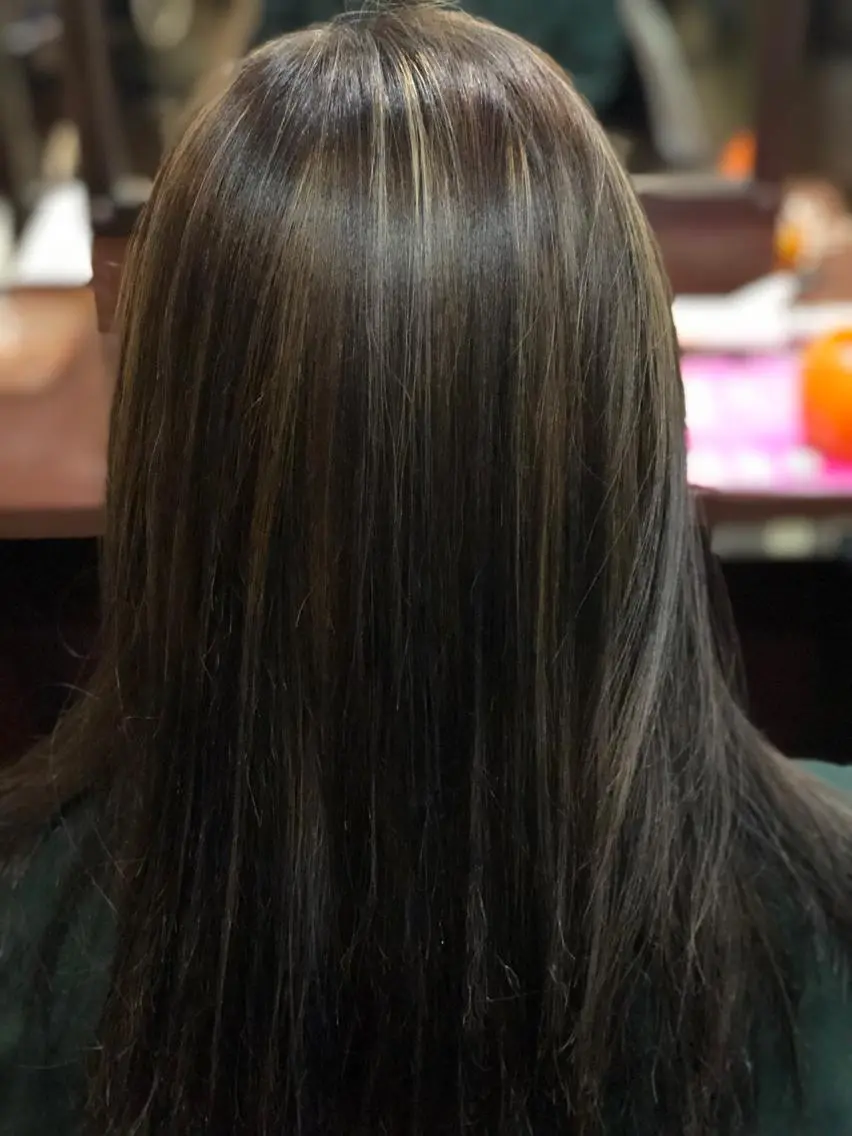 セミロング ハイライト zina浦和店✊🏻 西口5分🐤スズキのヘアスタイル