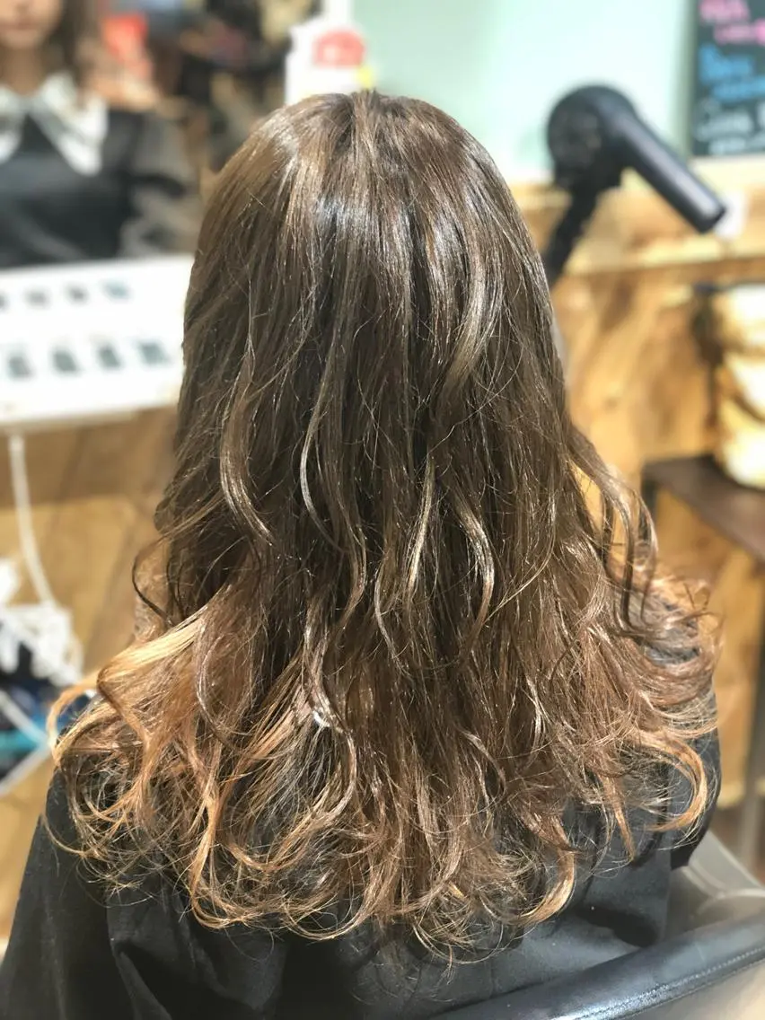 セミロング 平野 美代のヘアスタイル