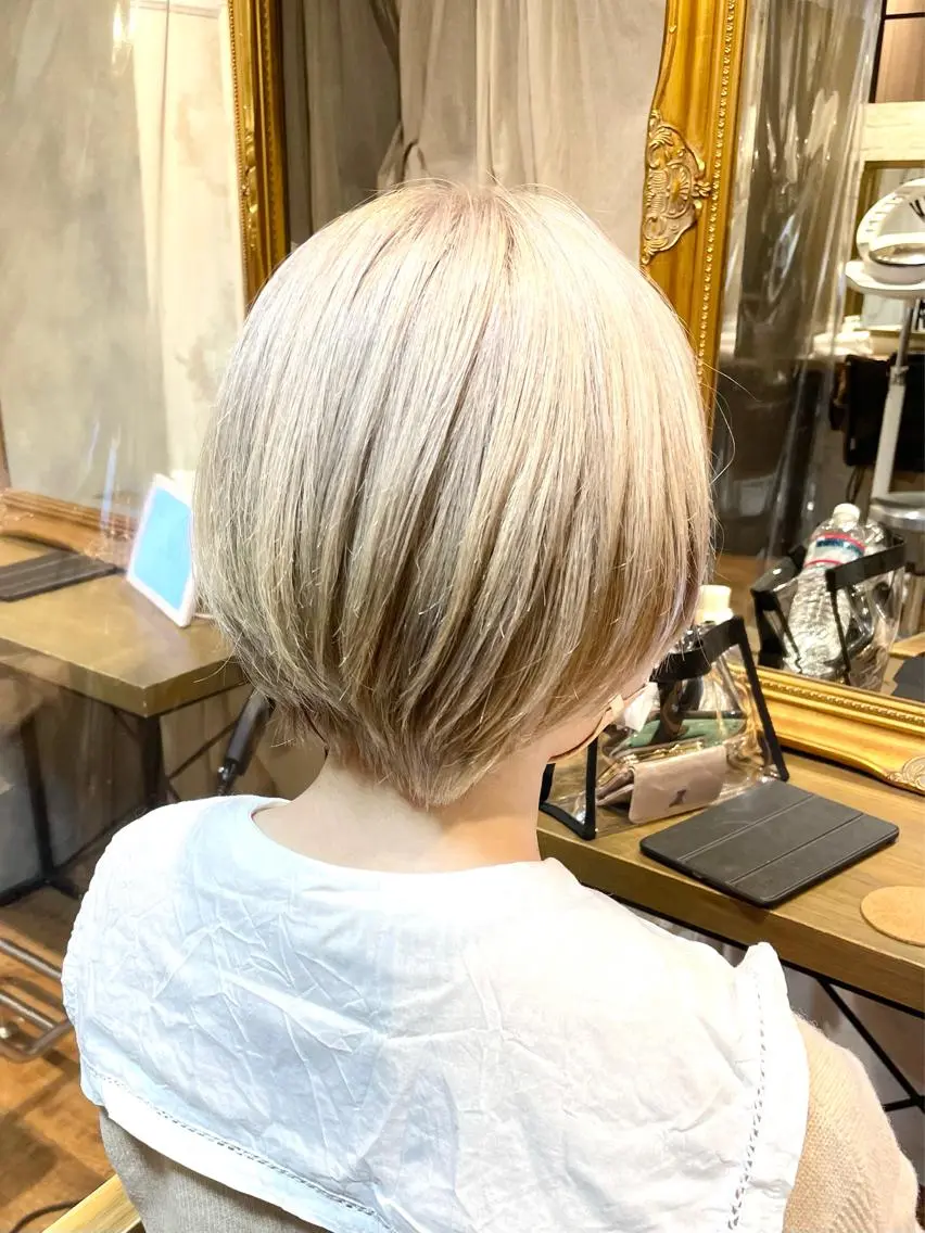 ショート カラー アディクシーカラー ベージュカラー ブリーチ ケアブリーチ ダブルカラー 💖透明感カラー💖 mayukoのヘアスタイル
