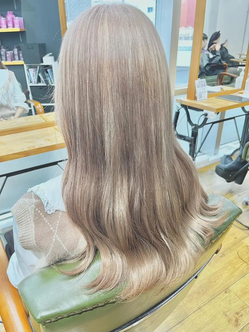 セミロング カラー ヘアアレンジ ヘアカラー トリートメント 🇰🇷韓国ヘア TAKUMI🐯💎のヘアスタイル