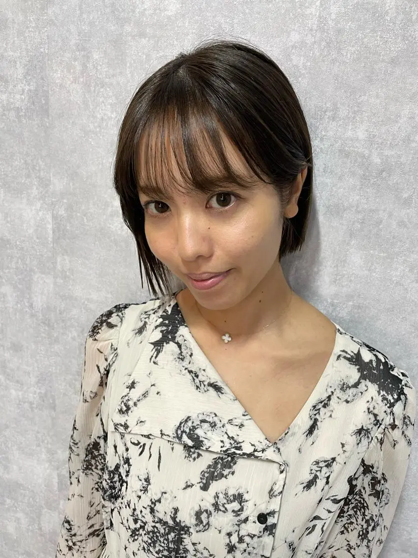 ショート 切りっぱなしボブ ショートボブ ハンサムショート 丸みショート アッシュ モテ髪/ボブ/ショー ト/アダチフウトのヘアスタイル