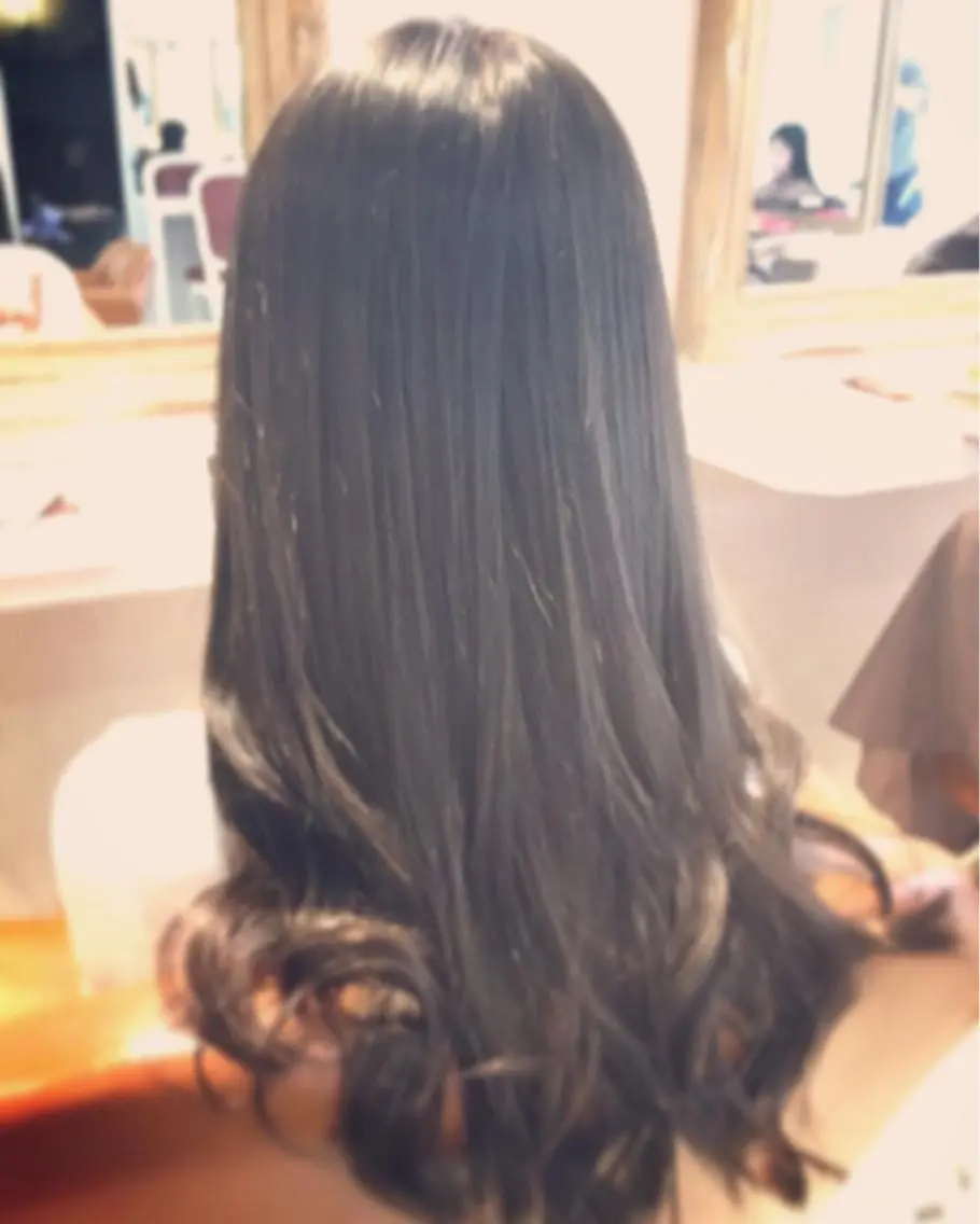 セミロング ロング カラー アッシュ アッシュグレー kazufumi ..のヘアスタイル