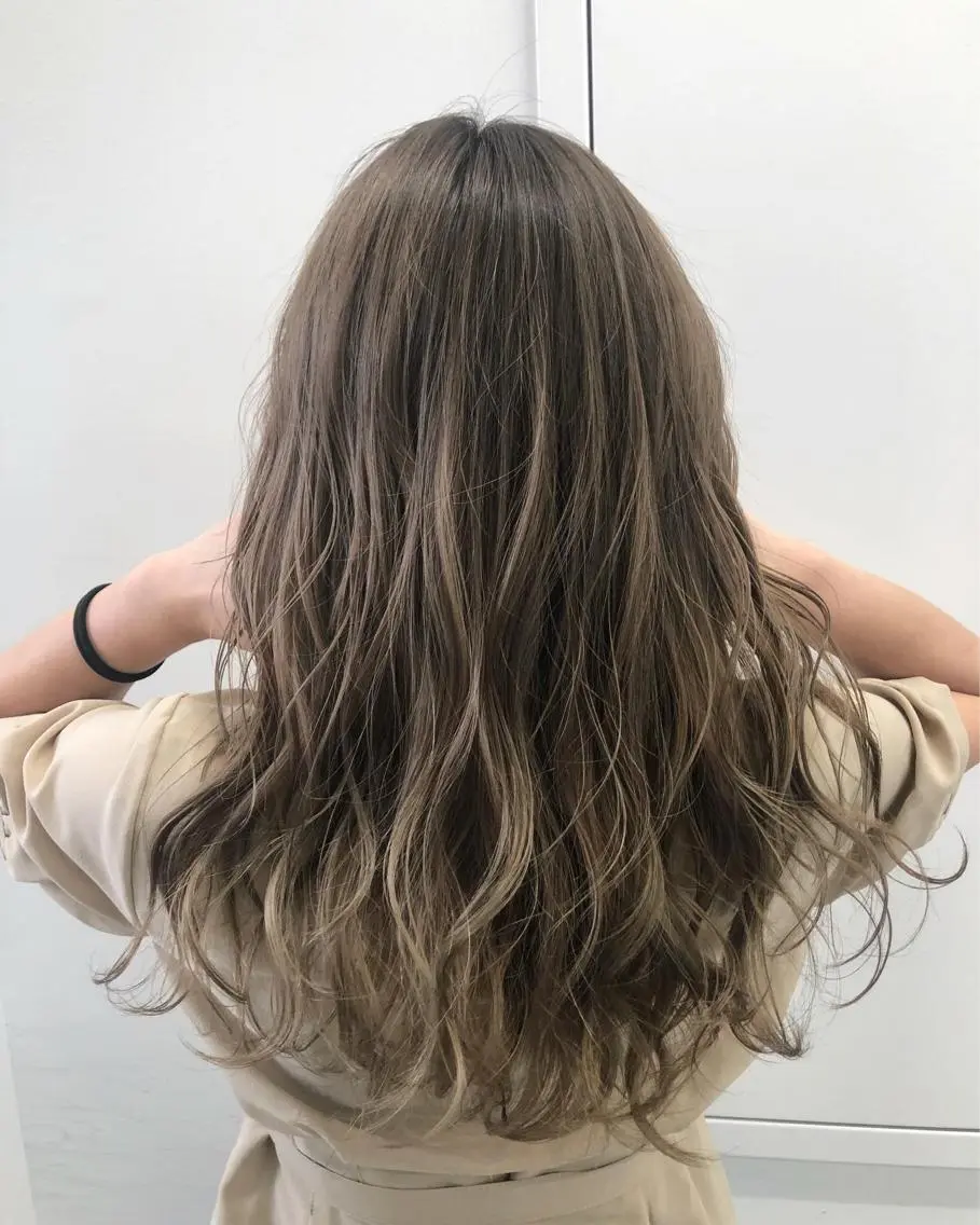 ロング カラー ヘアアレンジ 【公式】amble luxe池袋東口🩷のヘアスタイル
