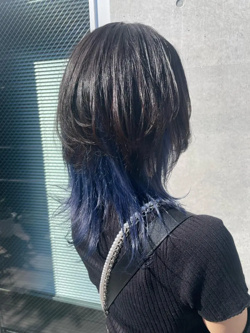 セミロング カラー インナーカラー 推し ブリーチ 髪質改善のヘアスタイル