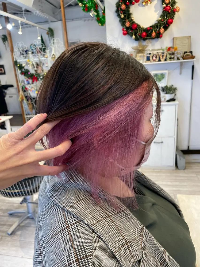ショート インナーカラー 推し ブリーチ  髪質改善のヘアスタイル
