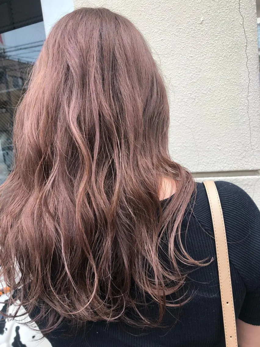 カラー ベージュカラー ブリーチ ピンクカラー ピンクベージュ Kaede .のヘアスタイル