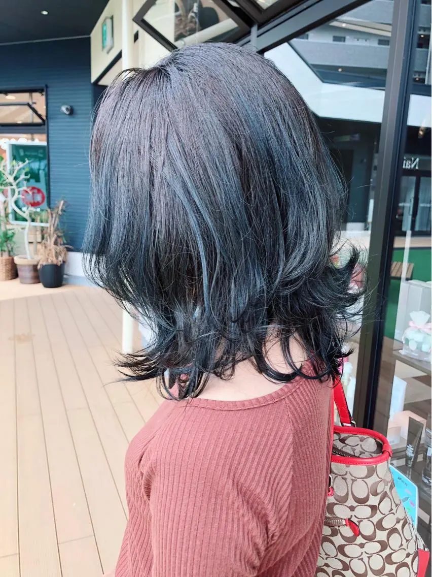 ミディアム カラー ブルーカラー ブルージュ メンズヘア特化 崎田 成人のヘアスタイル