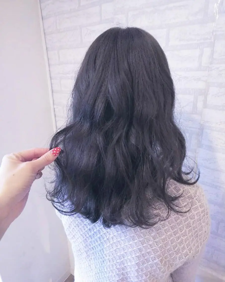 セミロング カラー ブルーカラー ブルージュ RU RIのヘアスタイル