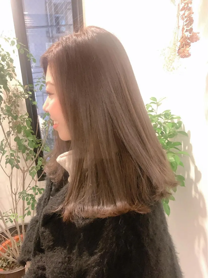 セミロング カラー 羽エクステ🪽 🤍まき🤍のヘアスタイル