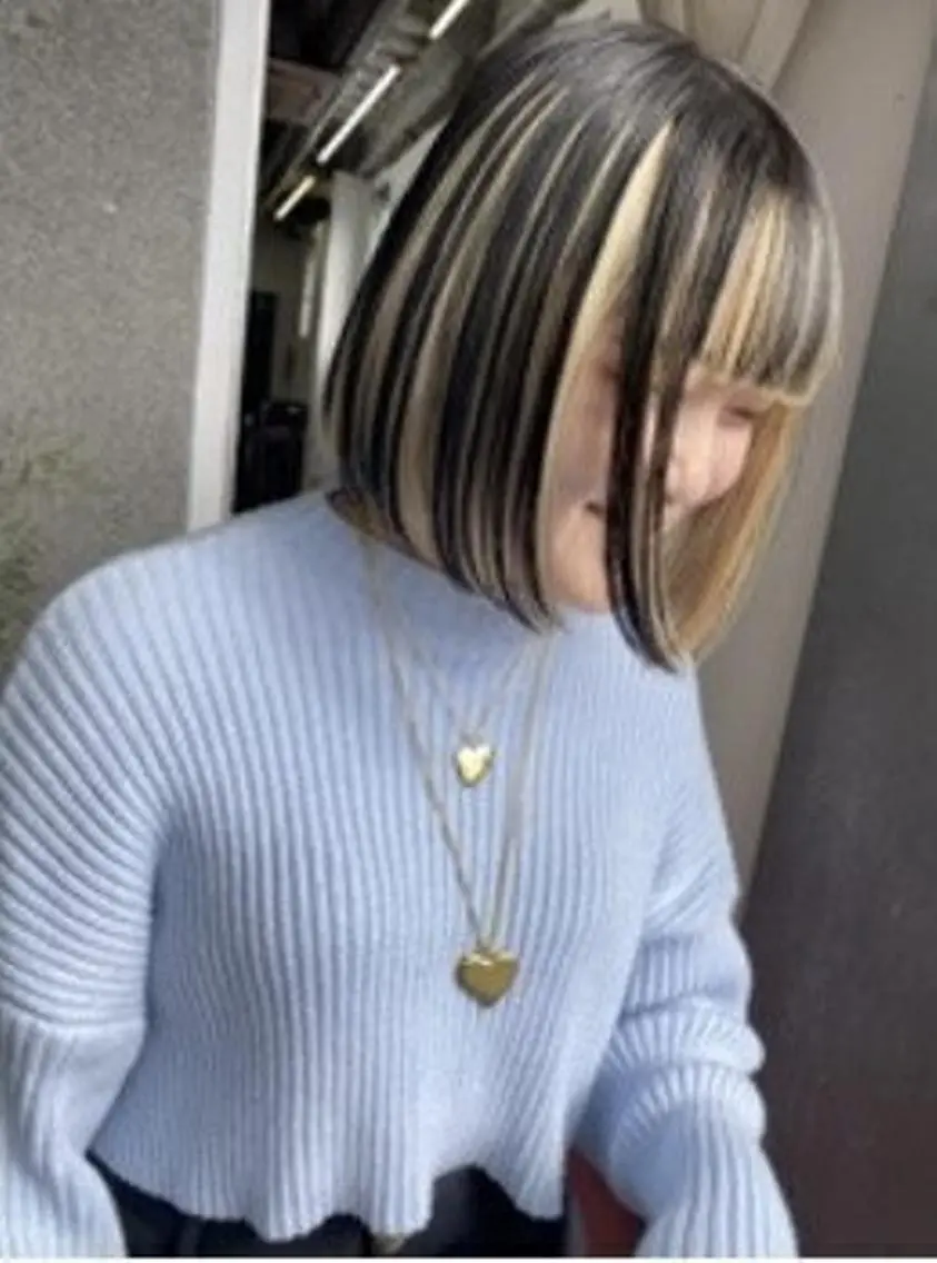ミディアム カラー カット ヘアカラー qiie ブリーチ ハイライトのヘアスタイル
