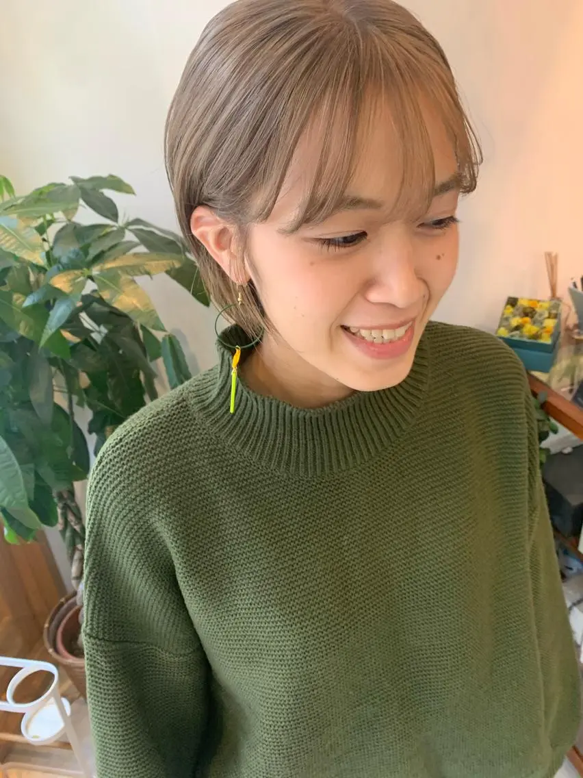 ミディアム カラー ベージュカラー ブリーチ ミルクティーベージュ ホワイトミルクティーベージュ 中目黒🌼 🌼ハナのヘアスタイル
