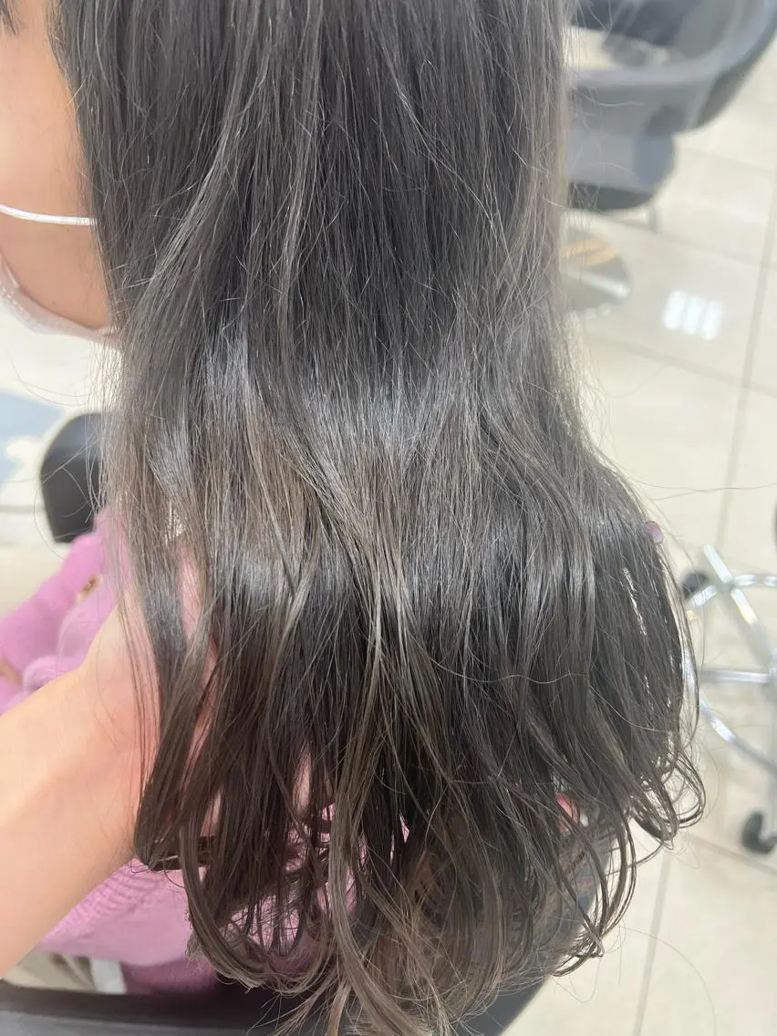 セミロング カラー アッシュ ベージュカラー 透明感カラー 【暖色カラー特化】 中山由梨のヘアスタイル
