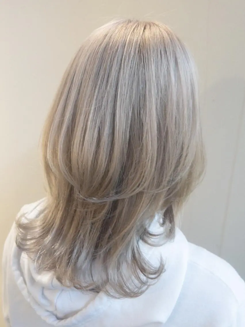 ミディアム カラー ミディアムパーマ ブリーチ 透明感カラー ダブルカラー 髪質改善 SOURCE天王寺/ ヘアケア/艶カラー✨のヘアスタイル