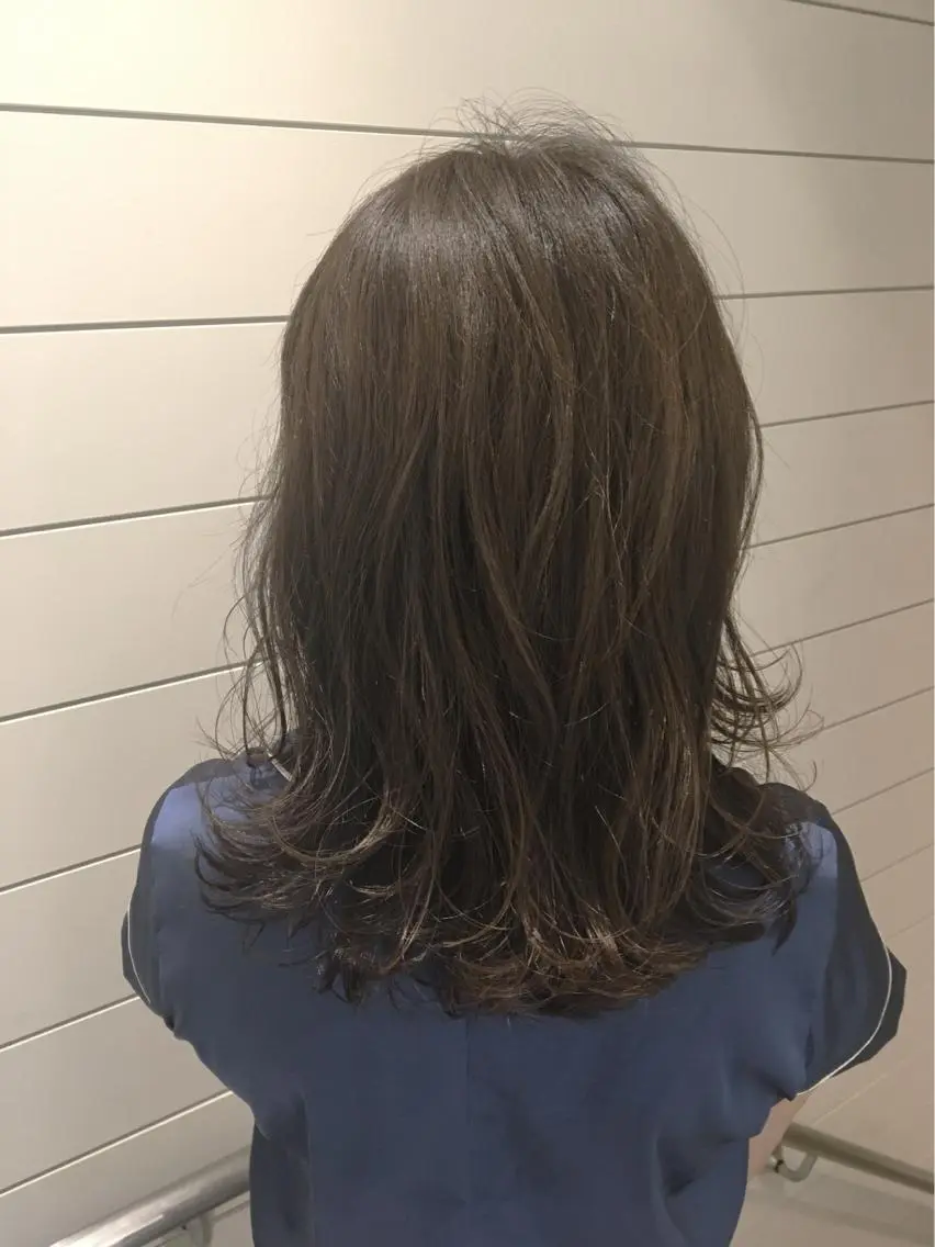 セミロング カラー グレージュ 🍊新宿南口🍊 ERINAのヘアスタイル