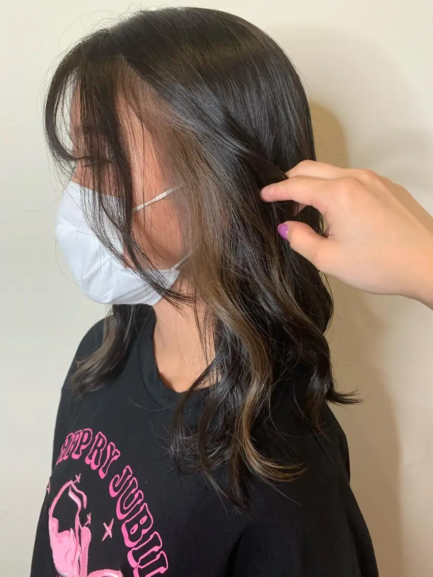 カラー 塚本 悠里のヘアスタイル