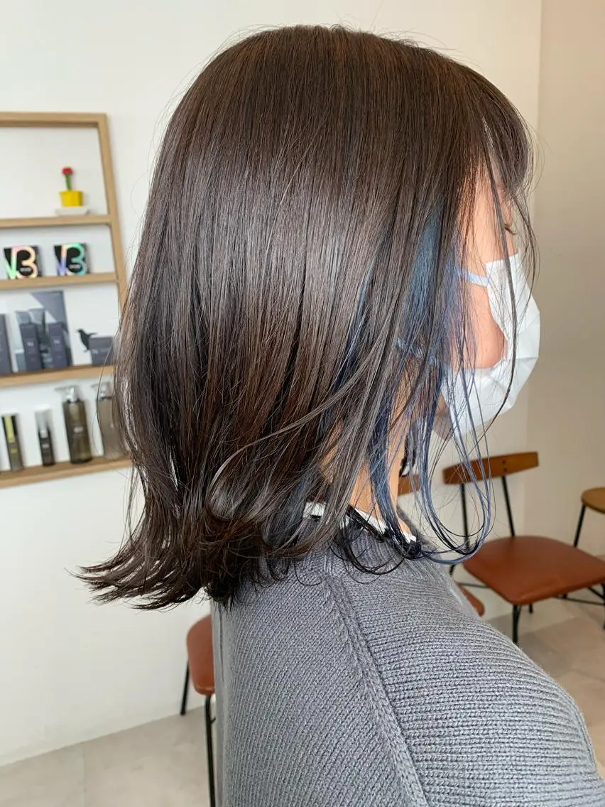 ショート カラー ブリーチ ブルーカラー インナーカラー ネイビーカラー 🌸MAYU🌸 ハイトーン➕レイヤーのヘアスタイル