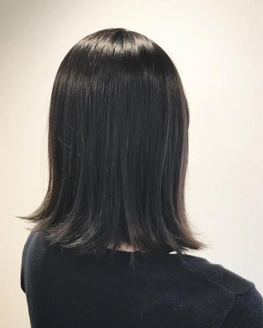ショート カラー 黒髪 ブルーカラー ブルーブラック エイト ウメダのヘアスタイル