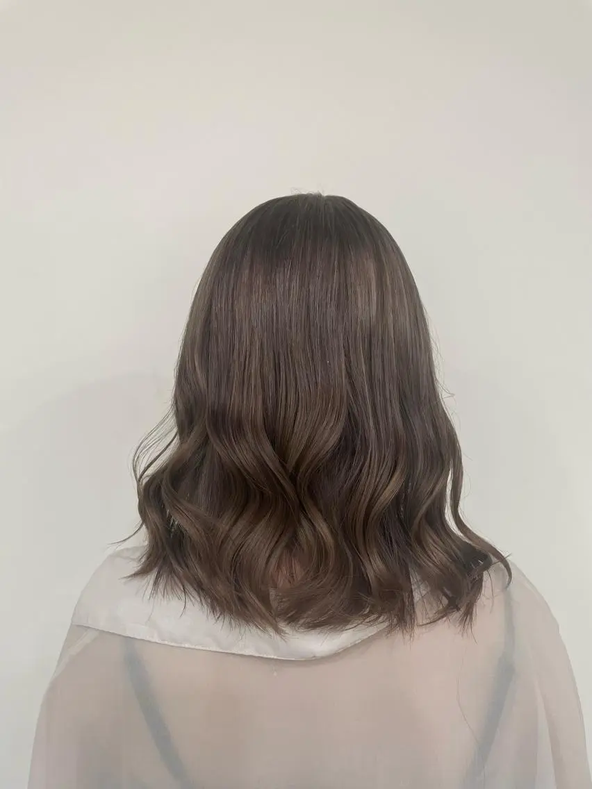 カラー 透明感カラー ダブルカラー グレージュ 縮毛矯正 杉林 莉沙のヘアスタイル