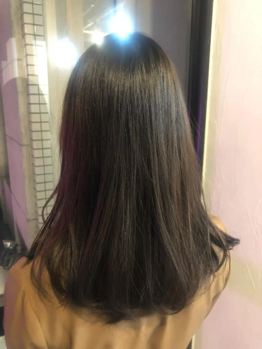 セミロング カラー 髪質改善&ブリーチ 伊勢 祐一郎のヘアスタイル