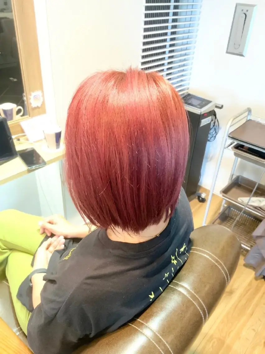 カラー ショート ブリーチ ローズカラー ヘアカラー トリートメント 堀 望美のヘアスタイル