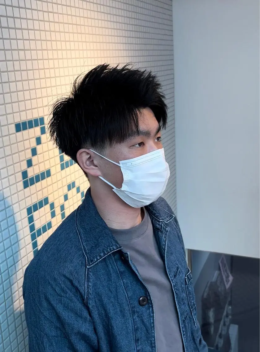 ショート メンズ アップバング ショートヘア k jの眉毛・アイブロウイメージ