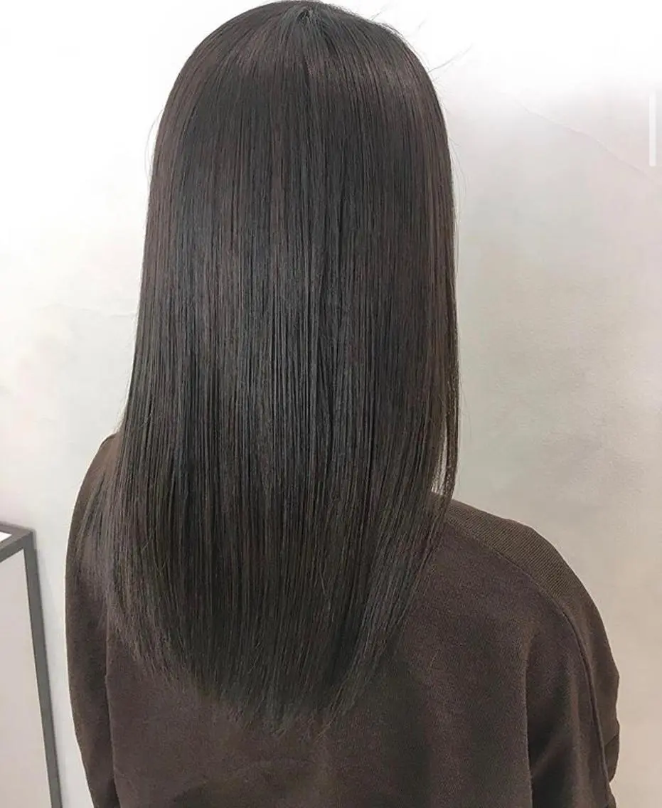 セミロング カラー ヘアアレンジ アッシュ アッシュグレー アッシュグレージュ ブリーチ グレージュ エグチ アキラのヘアスタイル