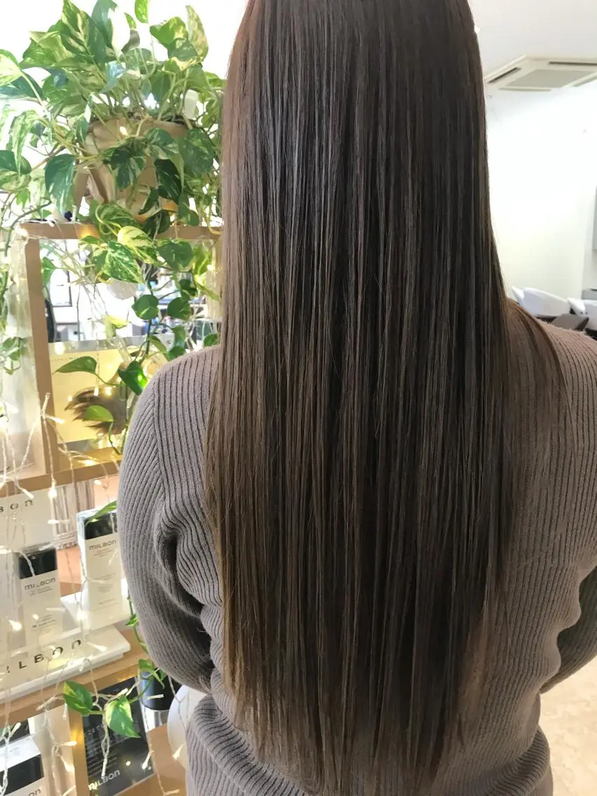 ロング セト マユミのヘアスタイル