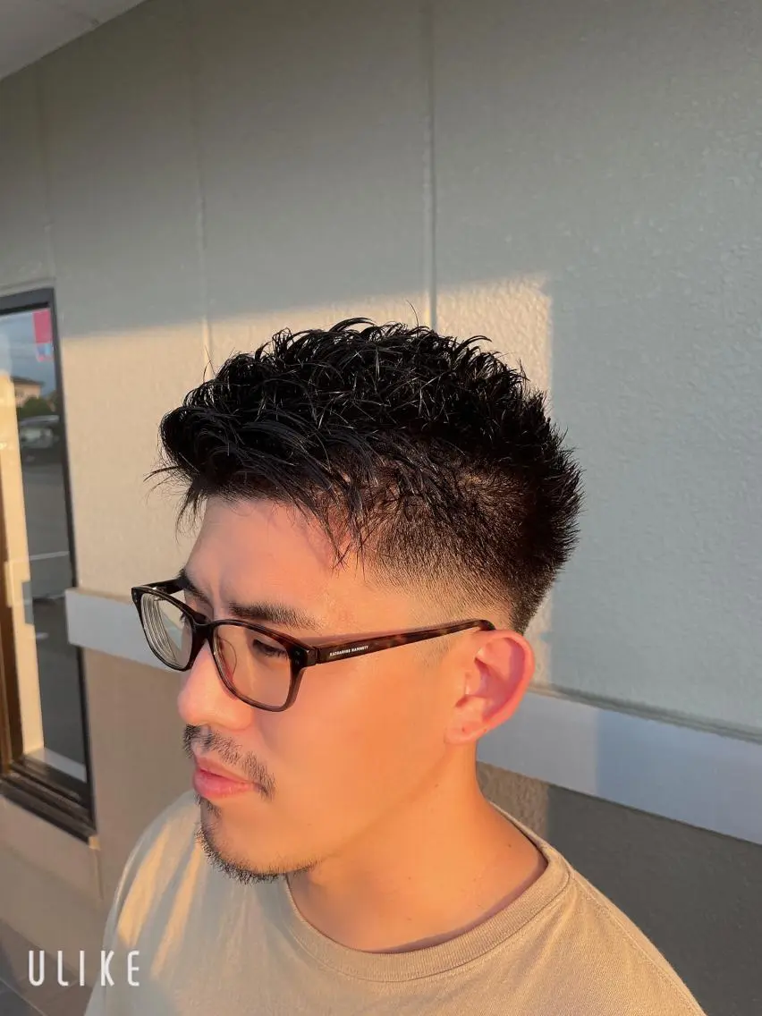 メンズ フェードカット ツーブロック 刈り上げ カット 長屋 裕也のヘアスタイル
