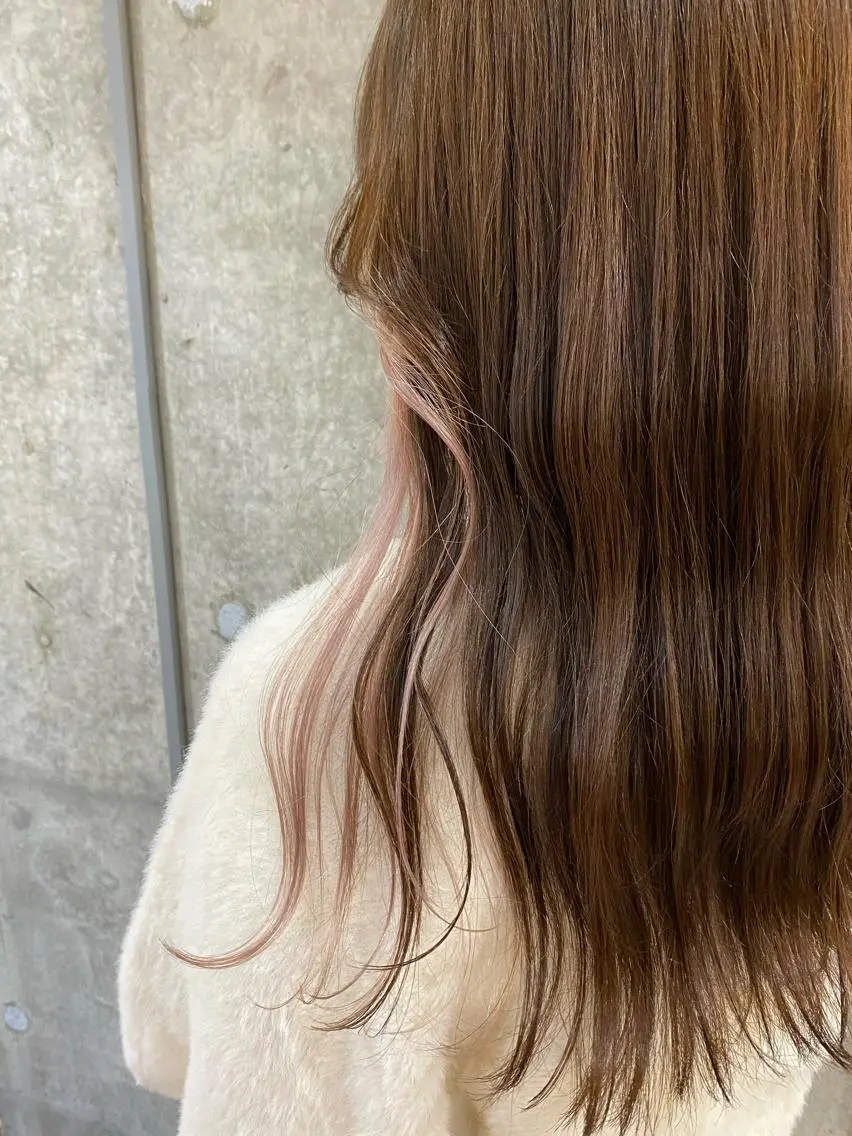 セミロング カラー ベージュカラー ブリーチ ピンクカラー ピンクベージュ 齋藤 椋哉のヘアスタイル