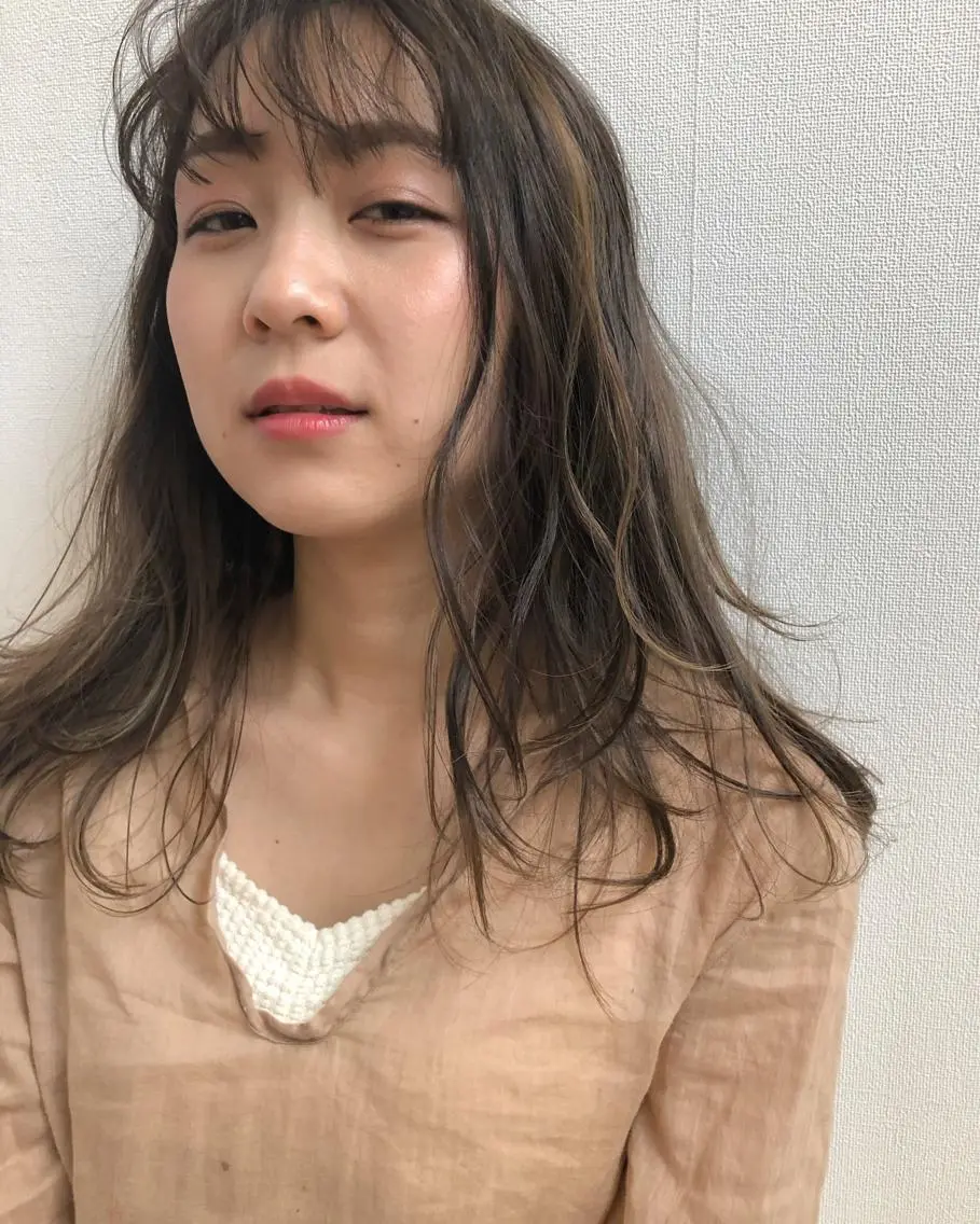 セミロング カラー 石井（遠藤） 愛莉のヘアスタイル