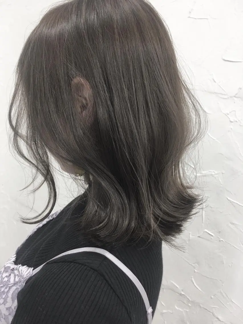 ミディアム ヘアアレンジ アッシュ アッシュグレー 脱!黒髪 ダブルカラー【上野】のヘアスタイル