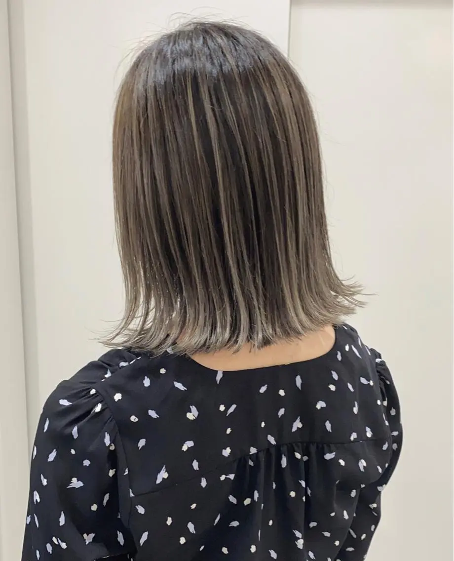 ミディアム カラー パーマ ヘアアレンジ メンズ キッズ ネイル マツエク・マツパ カット ヘアカラー ハイライト、レイヤー カット/西梅田/中西のヘアスタイル