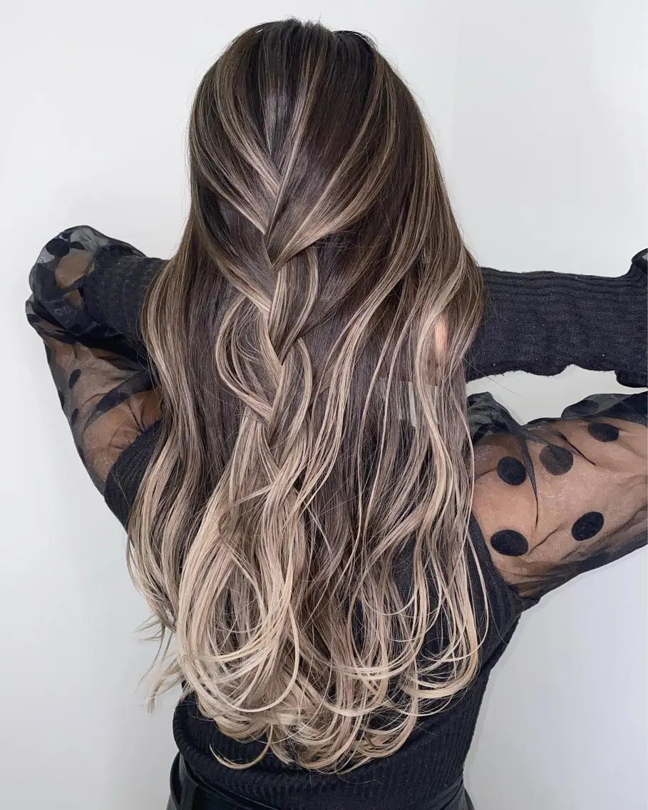 セミロング カラー ブリーチ 透明感HIDEのヘアスタイル