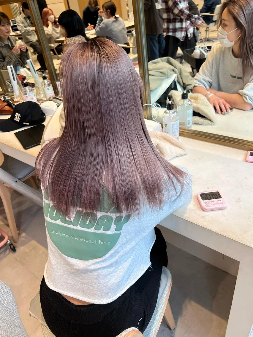 セミロング カラー ベージュカラー ブリーチ グレージュ ラベンダーカラー ヘアカラー トリートメント ヘアセット レイヤー専門家 ダブルカラー修のヘアスタイル
