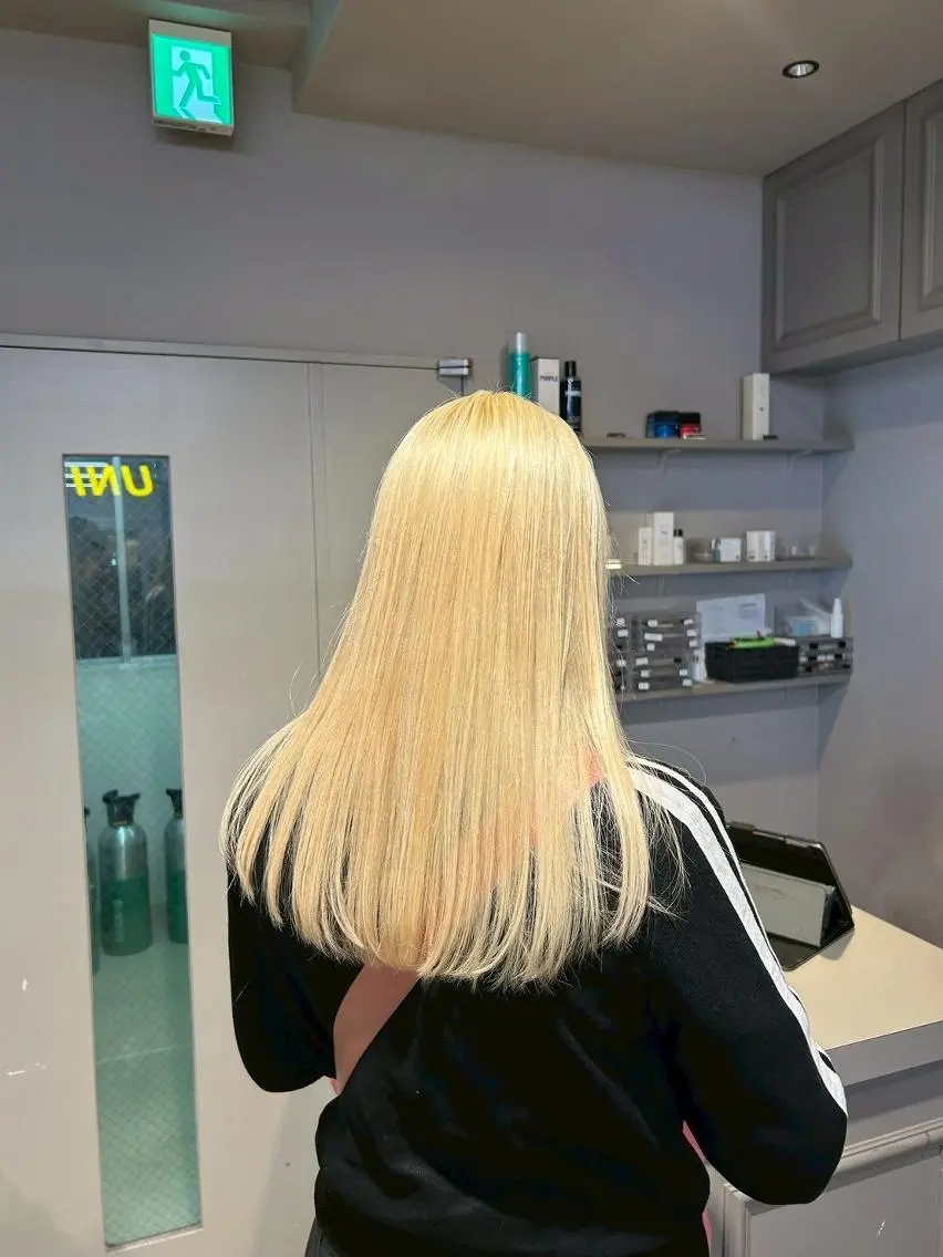 ロング ヘアカラー ハイトーンカラー 🎀アカデミー札幌のヘアスタイル