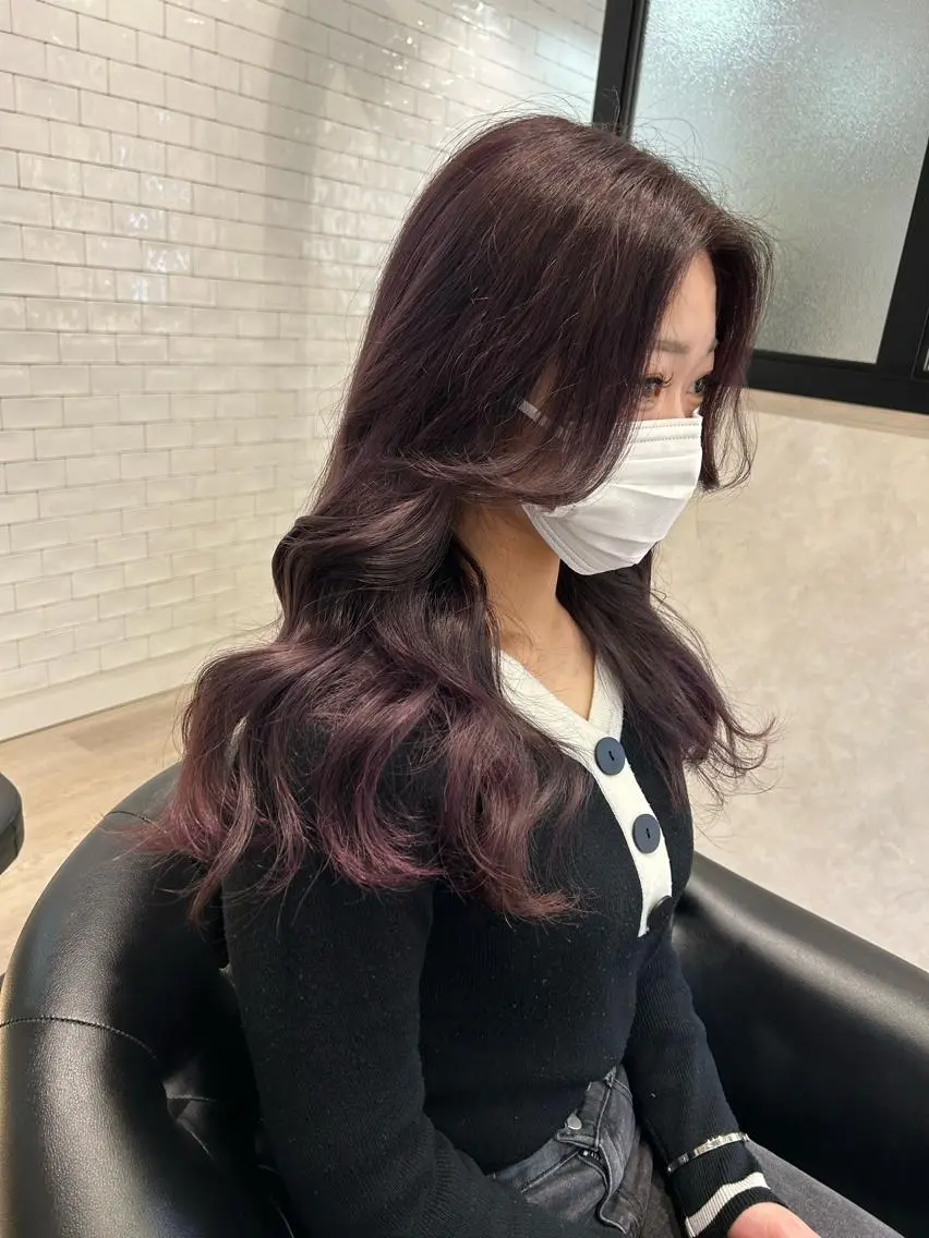 ロング カラー ヘアカラー トリートメント emi/髪質改善/ 韓国風/艶カラーのヘアスタイル
