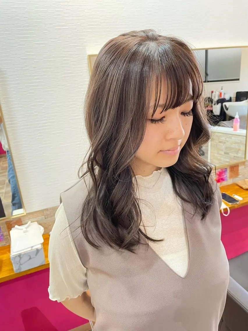 ロング カラー ハイライトカラー ハイライト カット ヘアカラー トリートメント YUI/ ブリーチカラー🌷のヘアスタイル