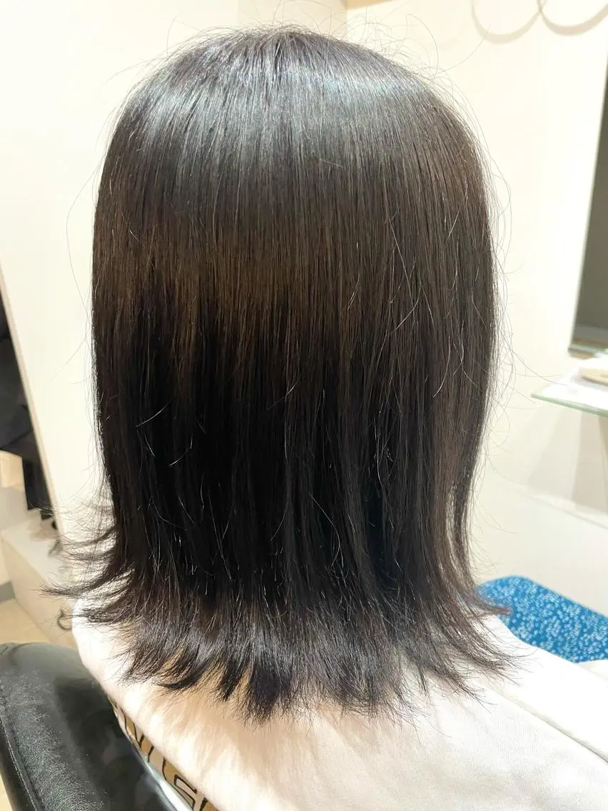 ミディアム ボブ 外ハネヘア 飯泉 春乃のヘアスタイル