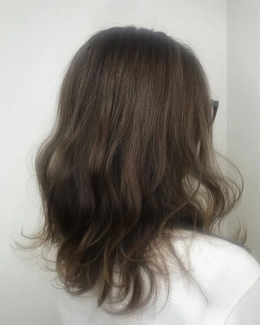 セミロング カラー グレージュ ラベンダーカラー ラベンダーグレージュ ラベンダーグレー ヘアカラー 柴田 祐輔のヘアスタイル