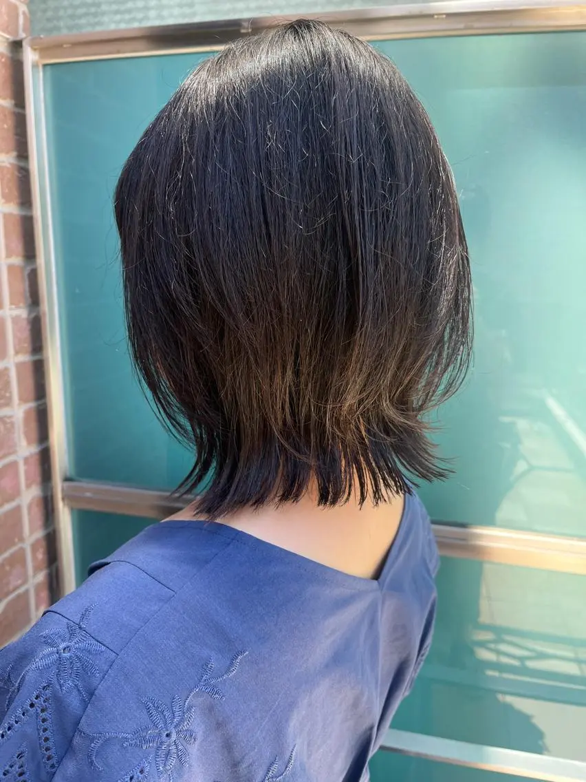 ミディアム カラー パーマ ヘアアレンジ メンズ キッズ ネイル マツエク・マツパ アイブロウ メンズブリーチ メンズハイライト メンズインナーカラー メンズ韓国風 ブリーチ カット ヘアカラー トリートメント ヘッドスパ 久木原 ゆりのヘアスタイル