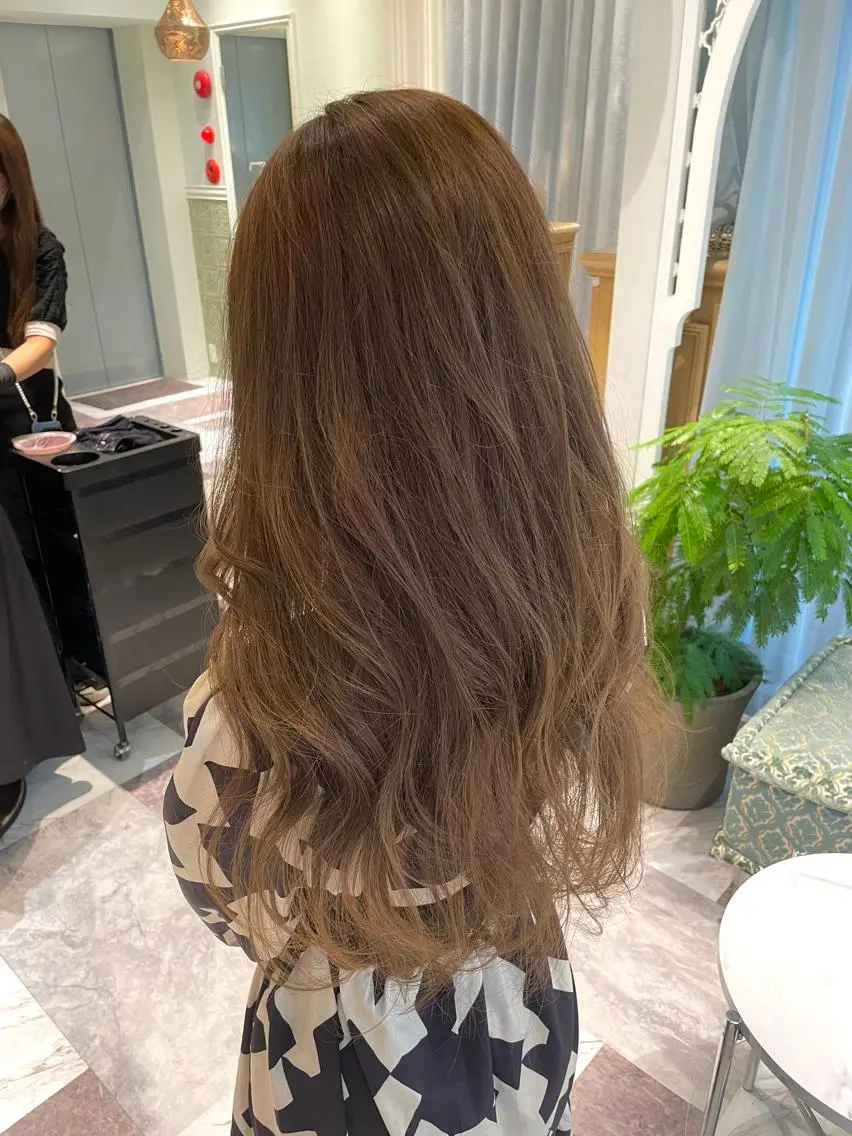 カラー ベージュカラー 黒髪 ブリーチ ブルーカラー ブルーブラック ヘアカラー 木屋元一/透明感 /前髪/レイヤーのヘアスタイル