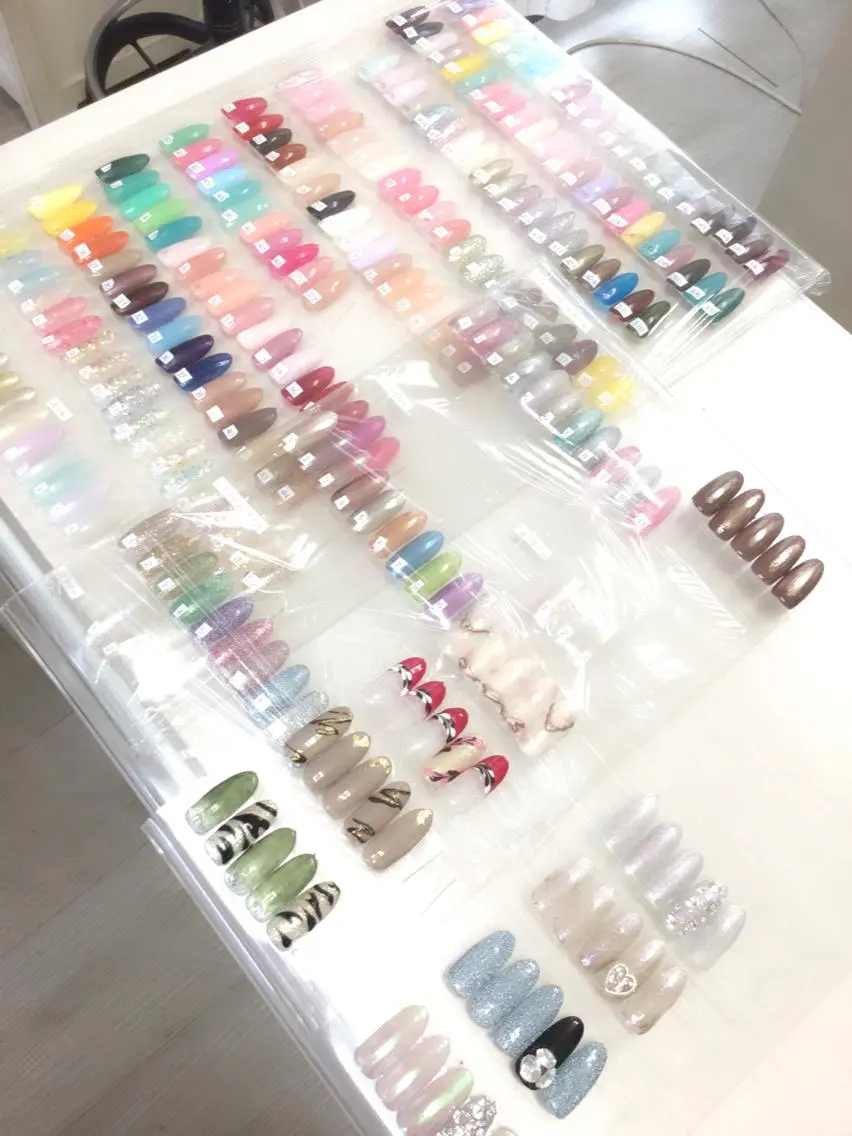ネイル 和賀井 恵理のネイルデザイン