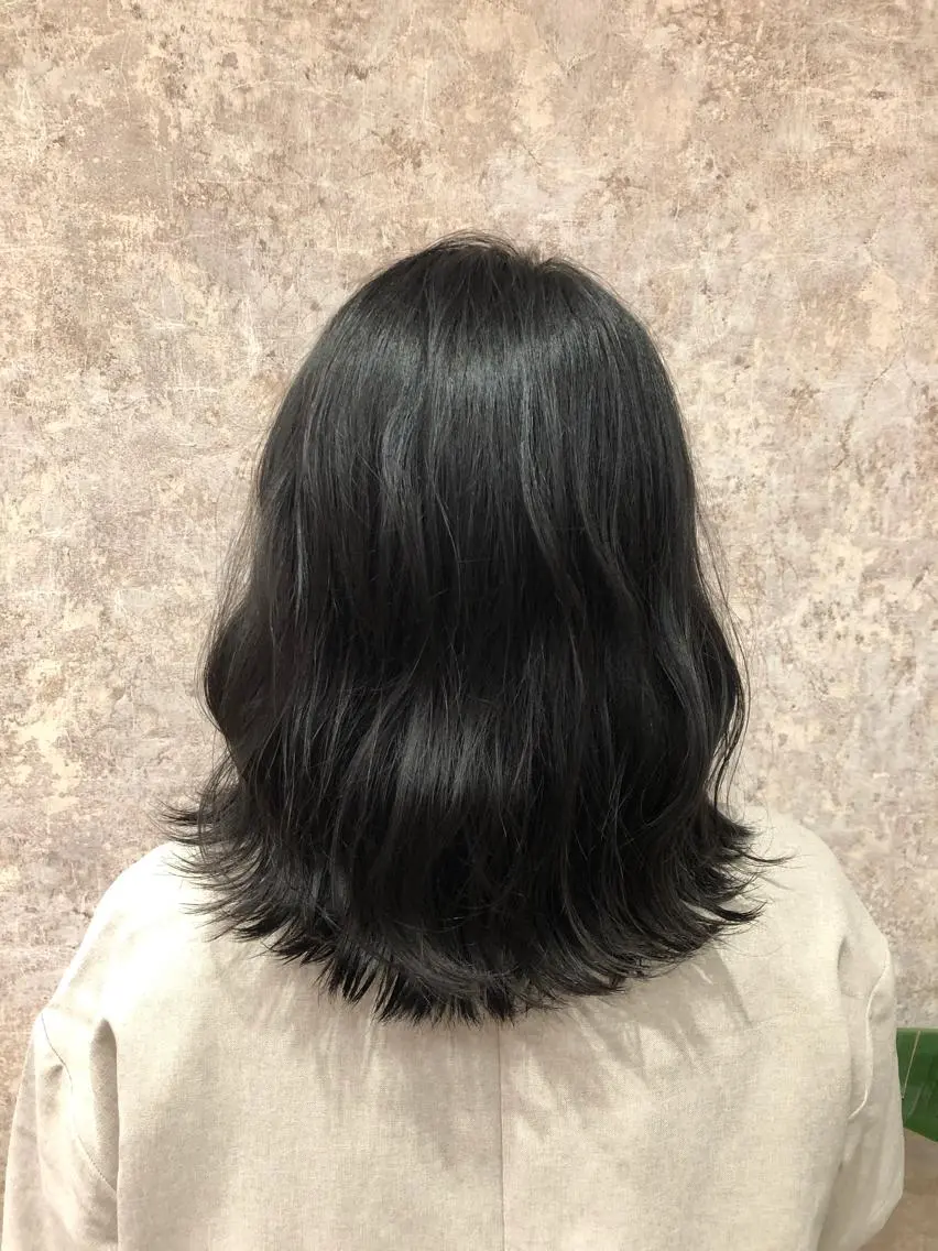 ミディアム カラー 黒髪 ブルーカラー ブルーブラック 髪質改善/レイヤー 兼折楓馬のヘアスタイル