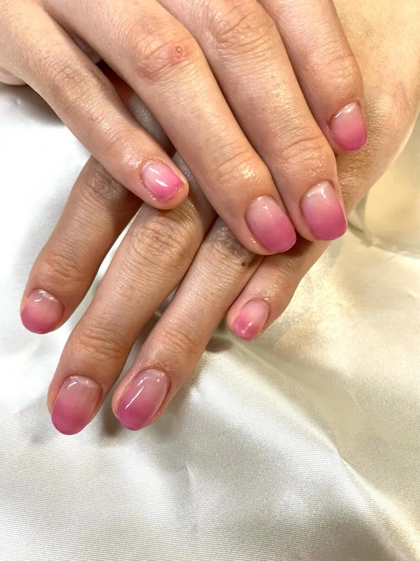 ネイル グラデーション ハンドネイル ハンドケア 葛西 知佳のネイルデザイン