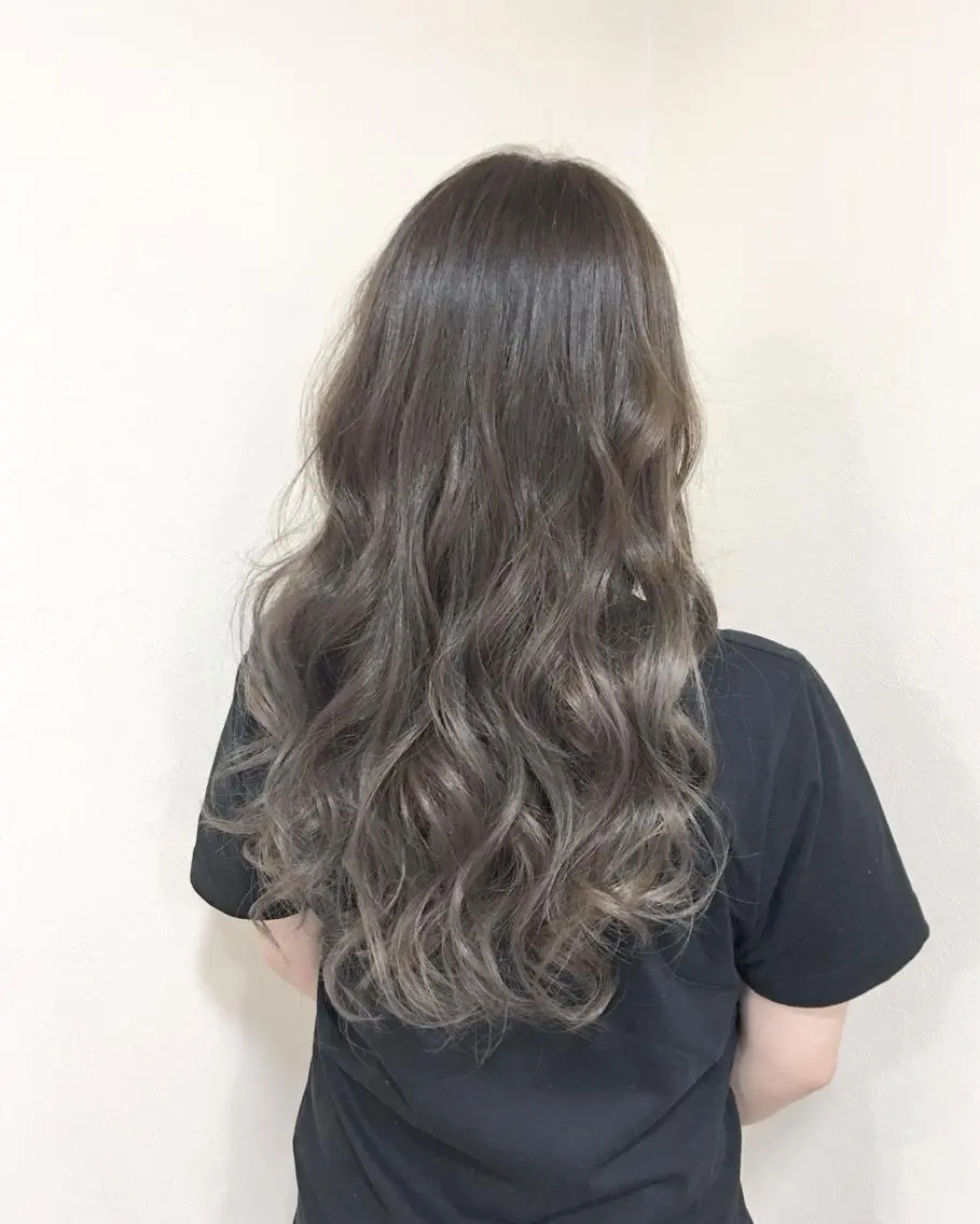 ロング ヤマグチ ヒカルのヘアスタイル
