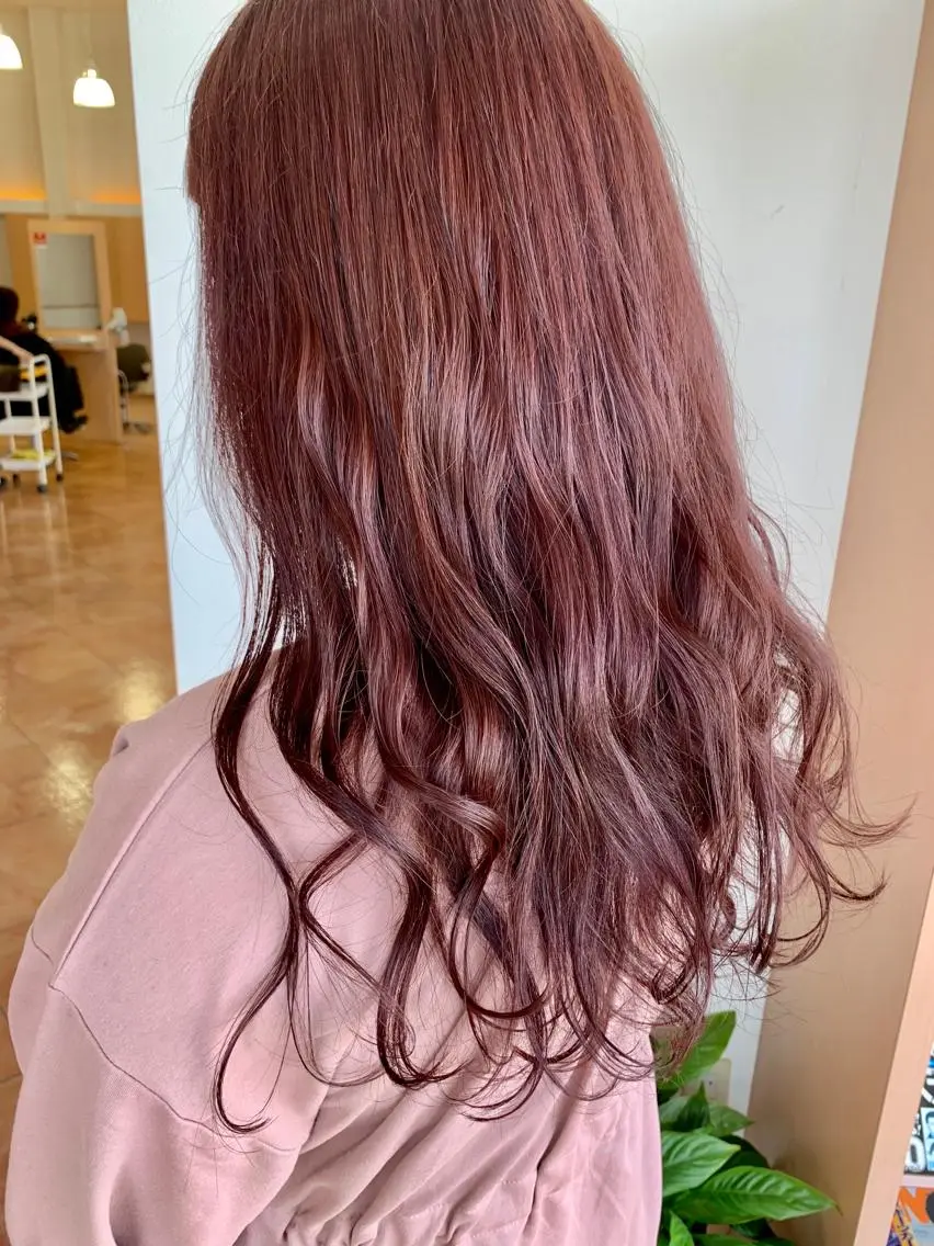 ロング カラー ピンクカラー ヘアカラー トリートメント karen ☺︎のヘアスタイル